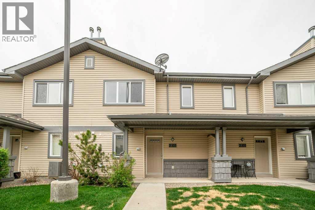 3, 105 Silkstone Road W, Lethbridge, Alberta T1J 3A8 - Photo 2 - A2319083