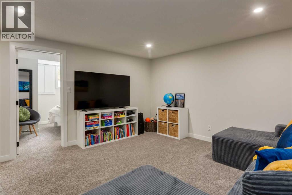 956 Midridge Drive Se, Calgary, Alberta  T2X 1J5 - Photo 36 - A2320540