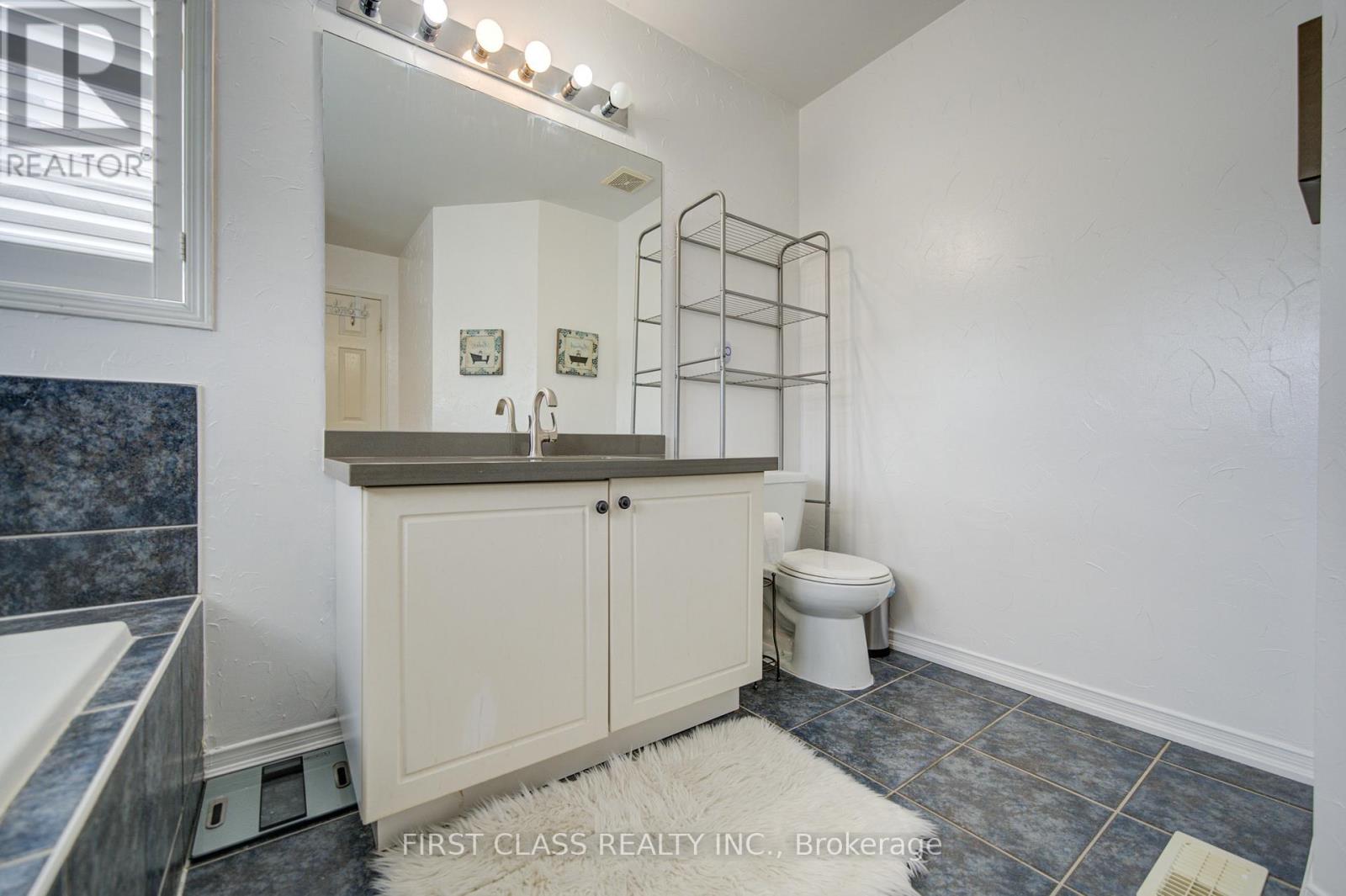 611 Mcbean Avenue, Newmarket, Ontario  L3X 2L5 - Photo 40 - N13453448