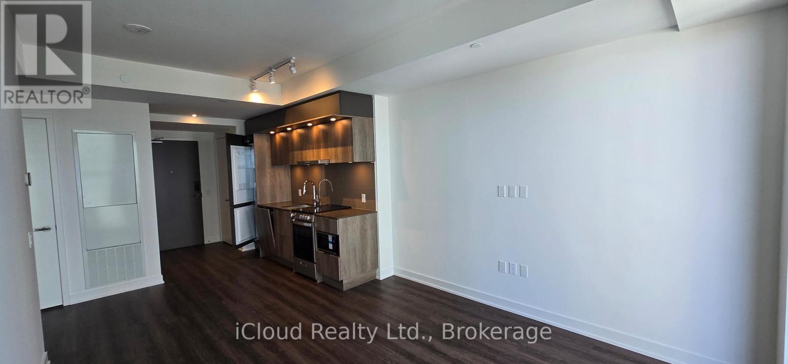 4006 - 448 Burmhamthorpe Road W, Mississauga, Ontario  L5B 0R4 - Photo 3 - W13453386