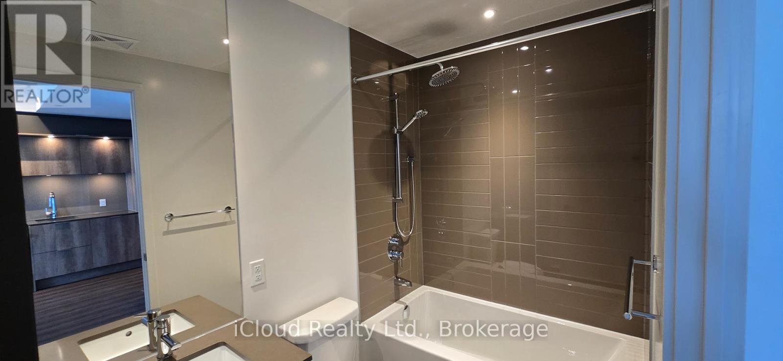4006 - 448 Burmhamthorpe Road W, Mississauga, Ontario  L5B 0R4 - Photo 6 - W13453386