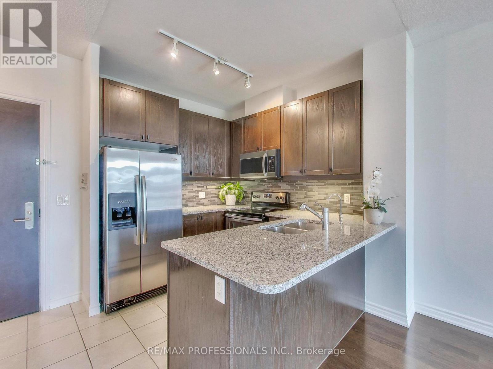 711 - 1135 Royal York Road, Toronto, Ontario  M9A 0C3 - Photo 10 - W13453394