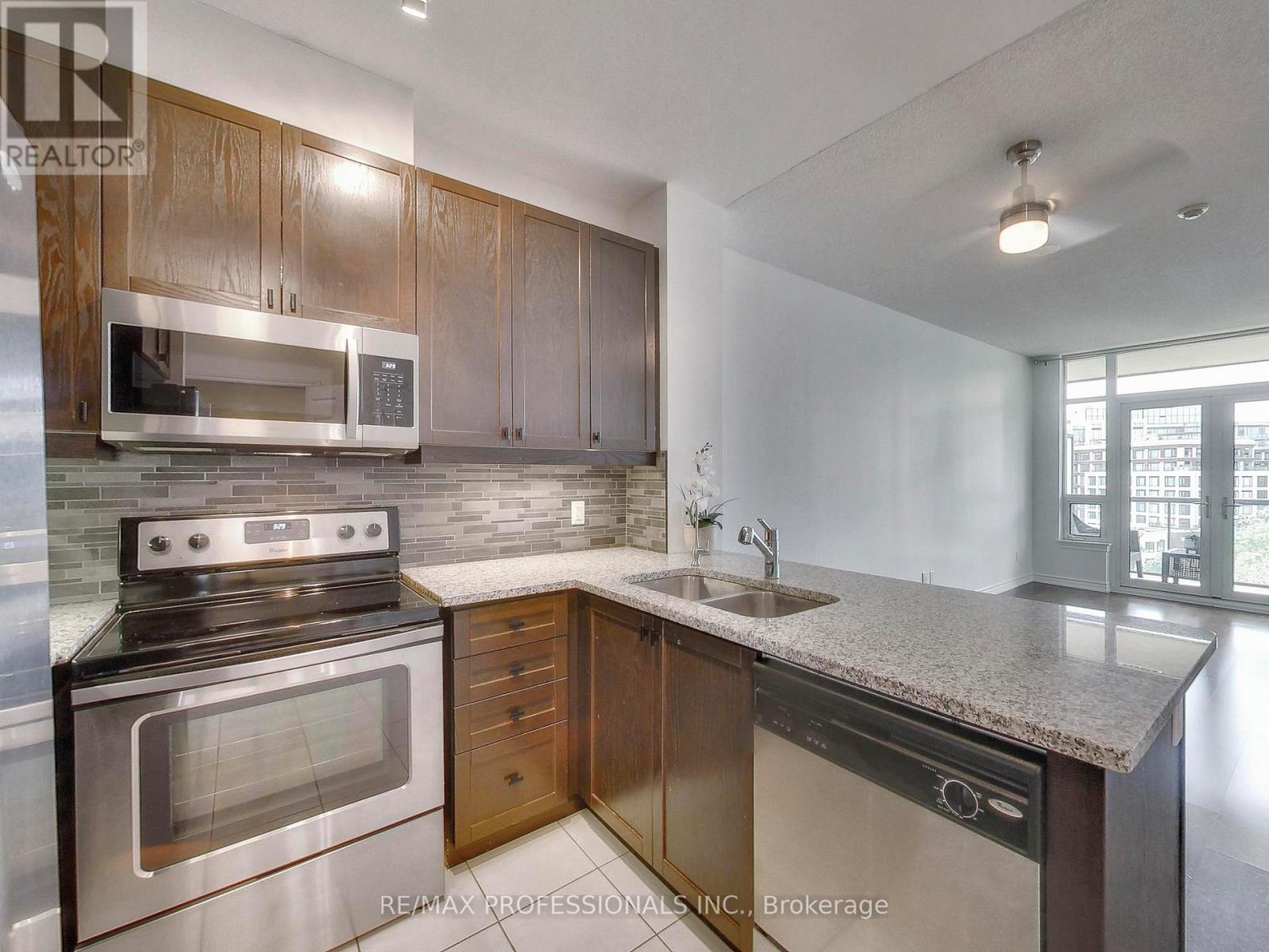 711 - 1135 Royal York Road, Toronto, Ontario  M9A 0C3 - Photo 12 - W13453394