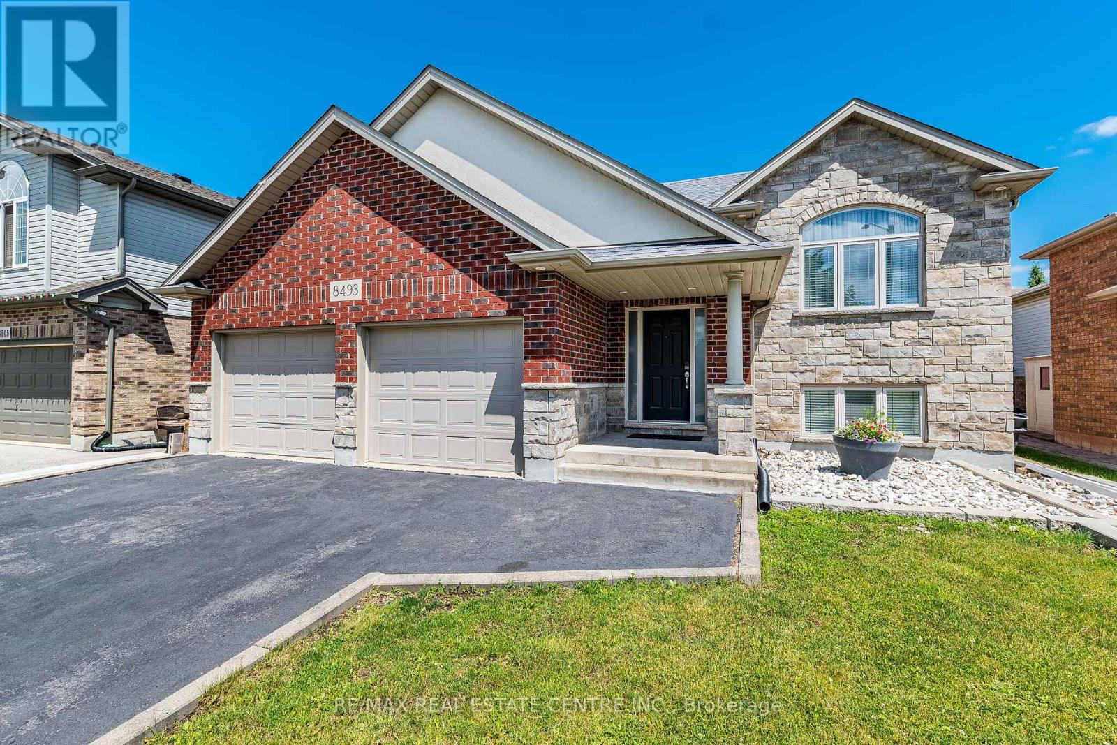 8493 Glavcic Drive, Niagara Falls, Ontario  L2H 0B5 - Photo 3 - X13453404