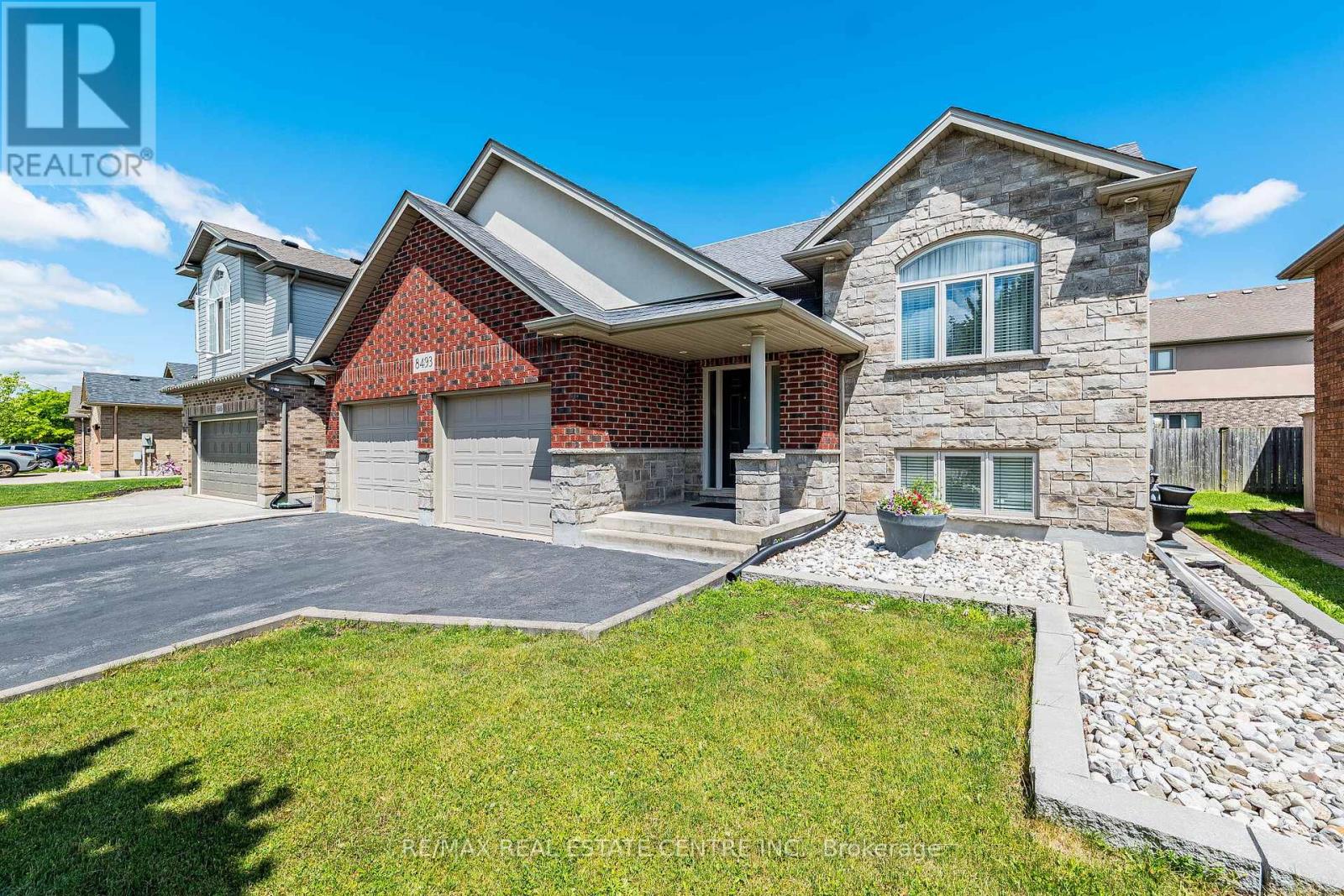 8493 Glavcic Drive, Niagara Falls, Ontario  L2H 0B5 - Photo 4 - X13453404