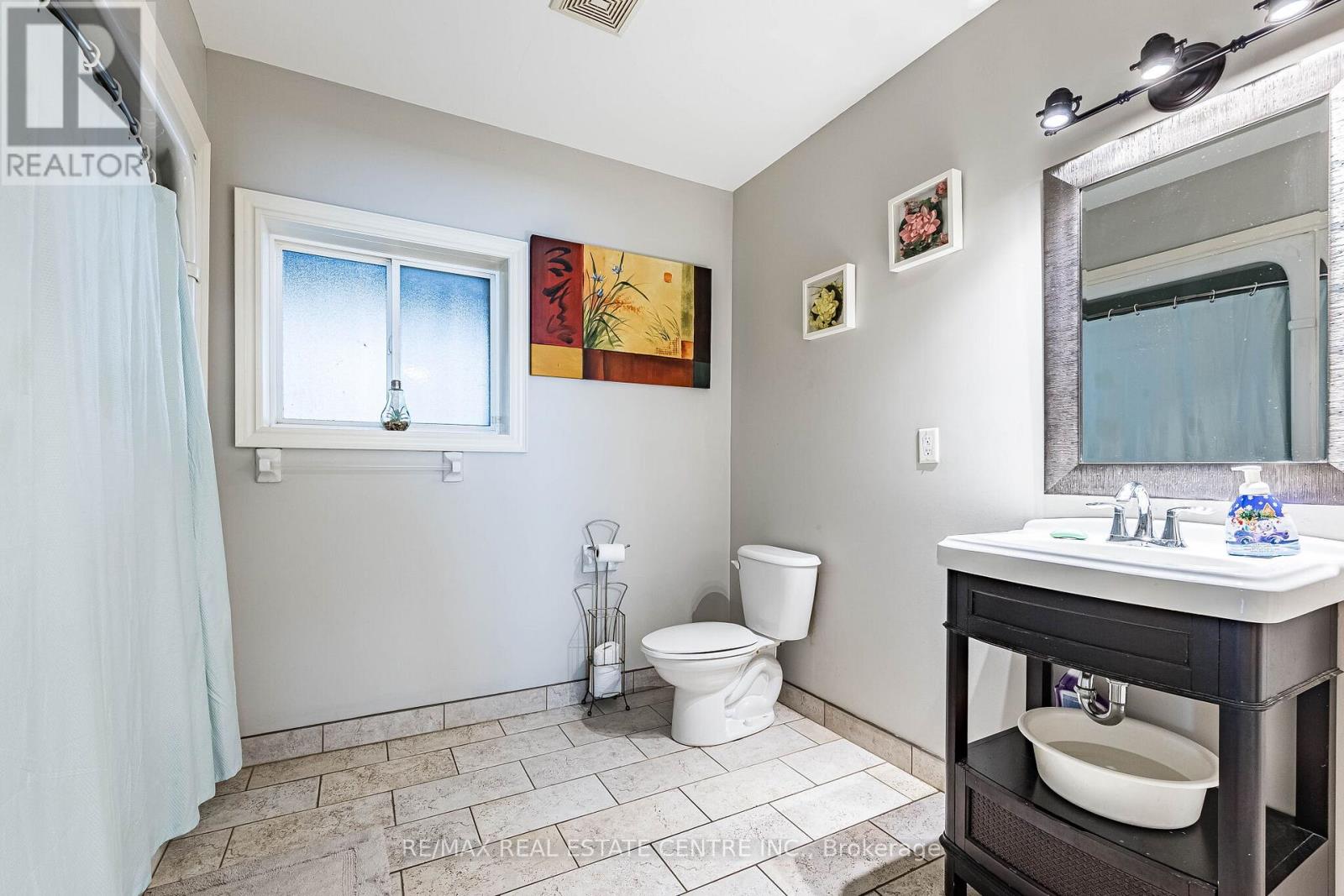 8493 Glavcic Drive, Niagara Falls, Ontario  L2H 0B5 - Photo 41 - X13453404