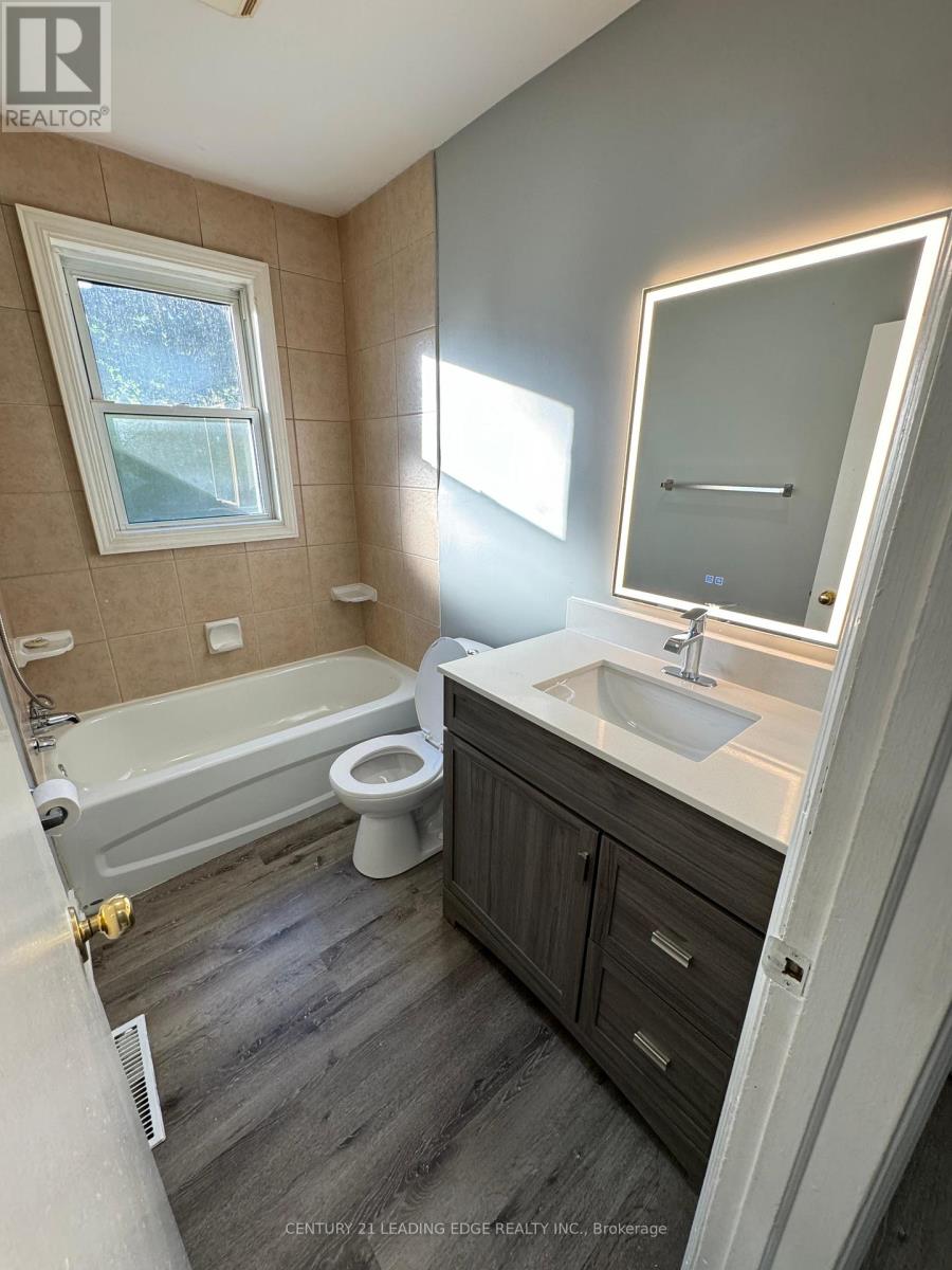 83 Park Avenue, St. Catharines, Ontario  L2P 1R8 - Photo 2 - X13453494