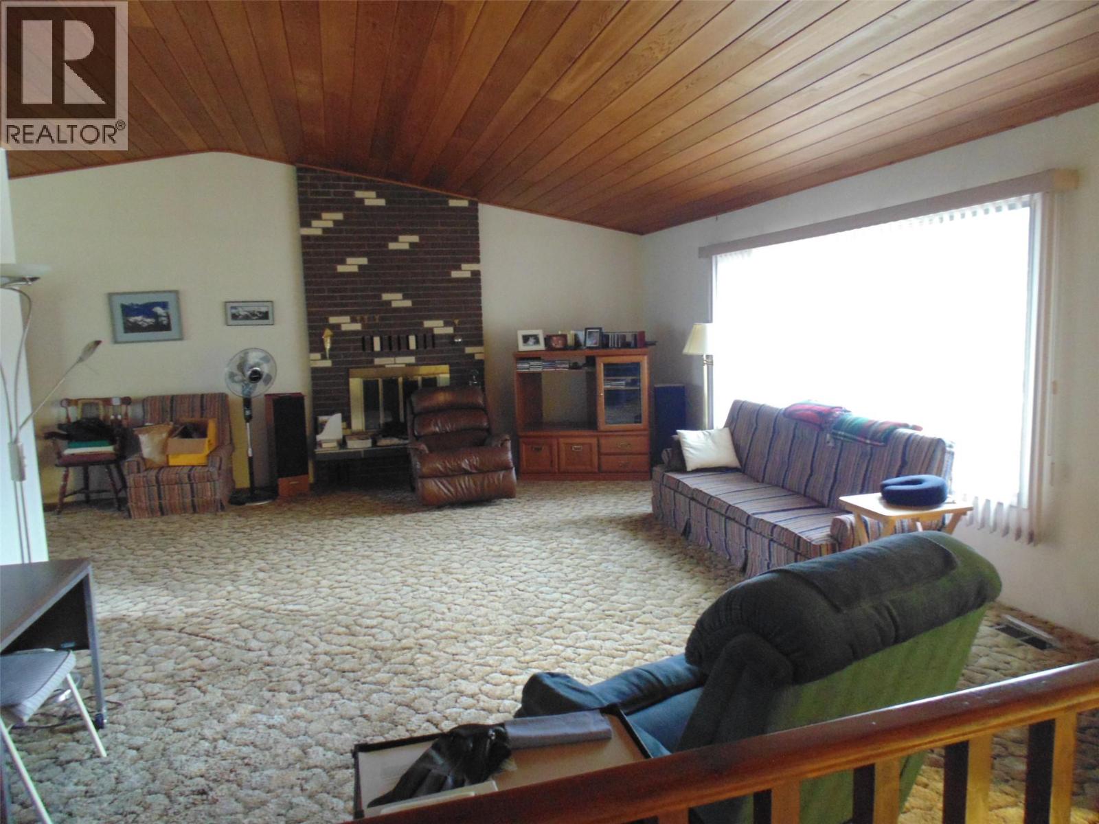 1410 Highland Drive, Castlegar, British Columbia  V1N 3V9 - Photo 6 - 10389648