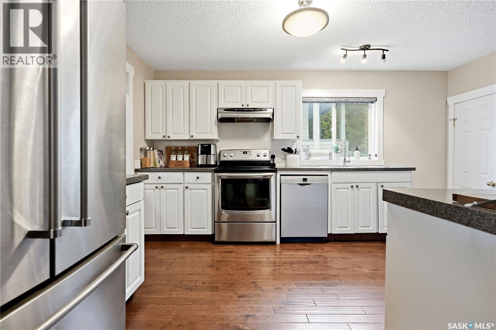 1054 Clifton Avenue, Moose Jaw, Saskatchewan S6H 3L2 - Photo 14 - SK039607