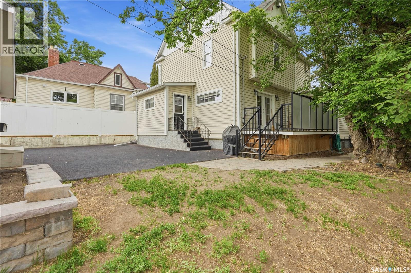1054 Clifton Avenue, Moose Jaw, Saskatchewan S6H 3L2 - Photo 47 - SK039607