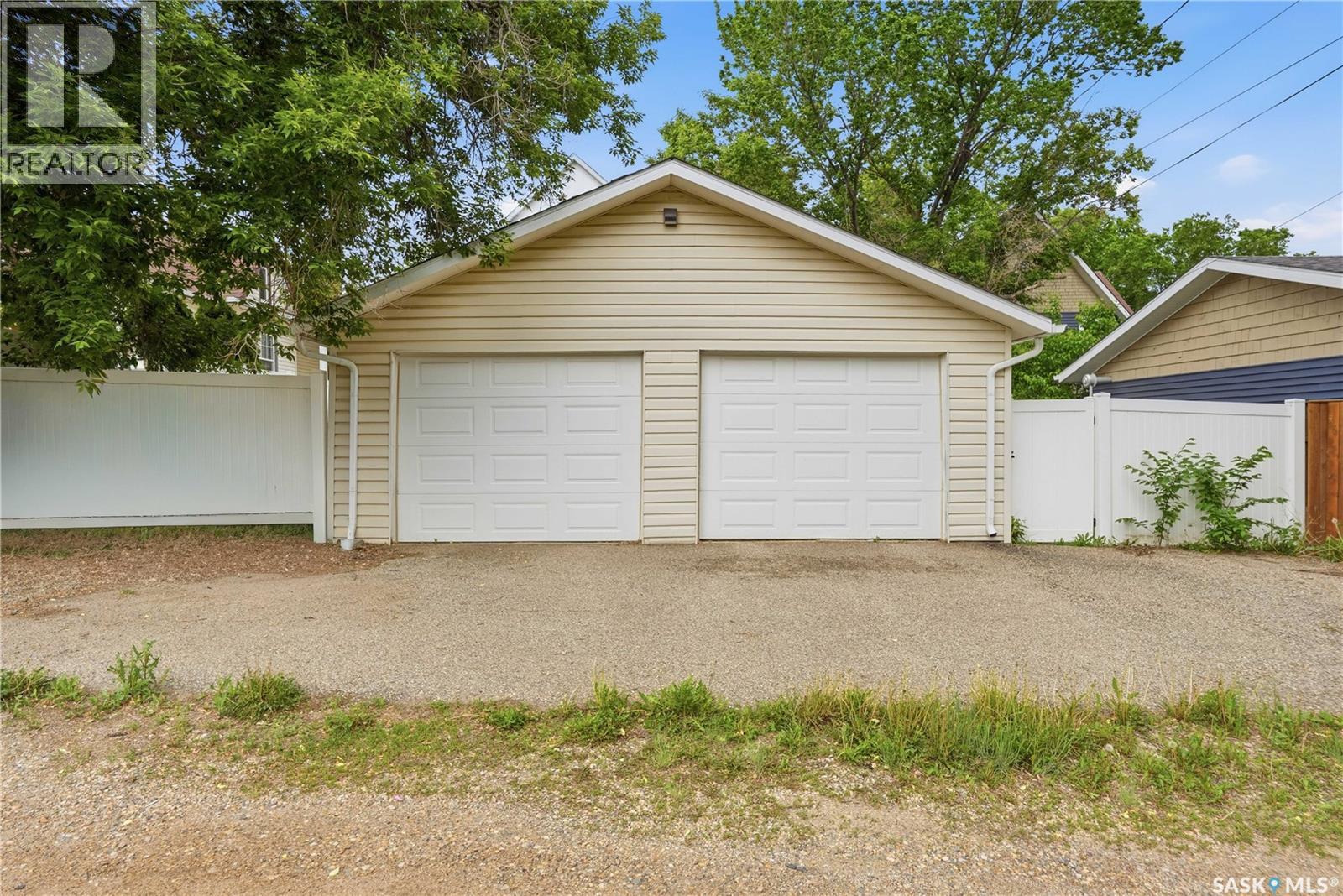 1054 Clifton Avenue, Moose Jaw, Saskatchewan S6H 3L2 - Photo 52 - SK039607