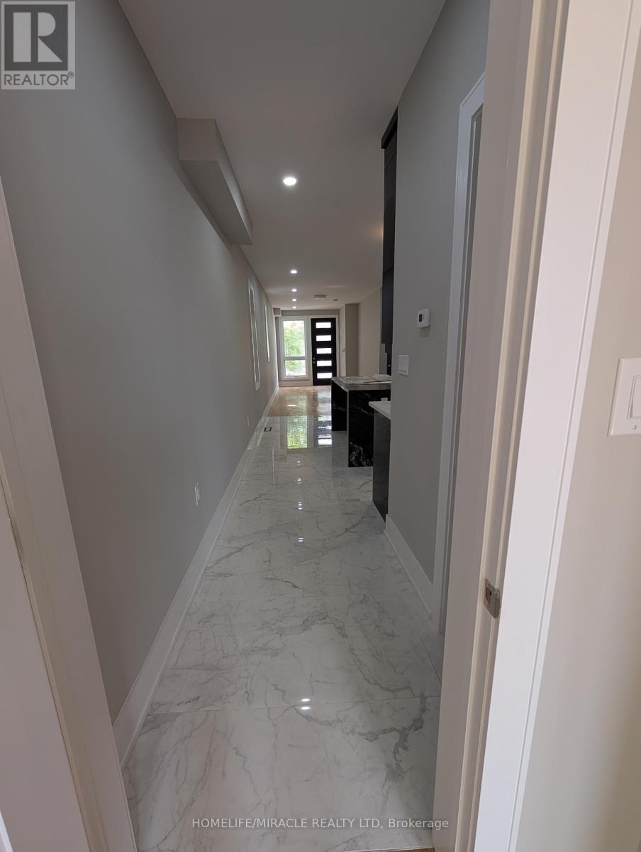 2099 Dufferin Street, Toronto, Ontario  M6E 3R3 - Photo 10 - C13453518