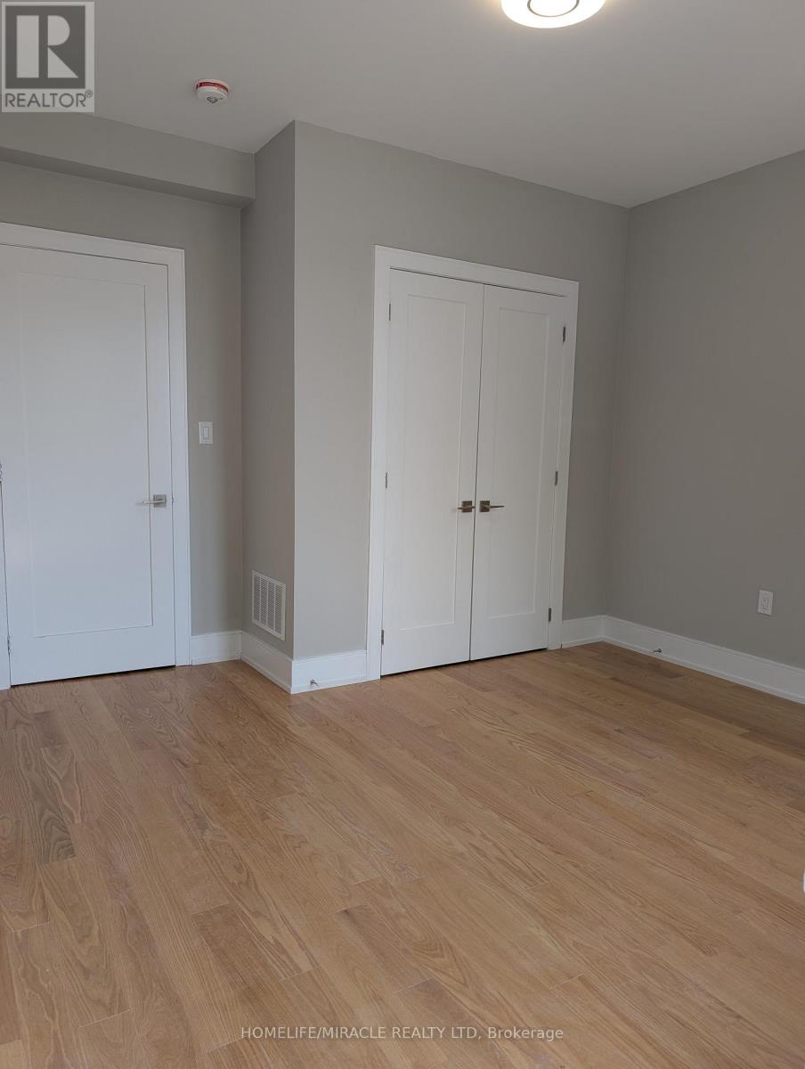 2099 Dufferin Street, Toronto, Ontario  M6E 3R3 - Photo 14 - C13453518