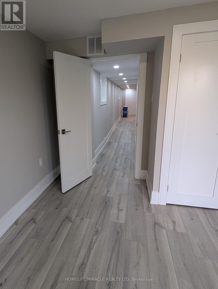 2099 Dufferin Street, Toronto, Ontario  M6E 3R3 - Photo 20 - C13453518