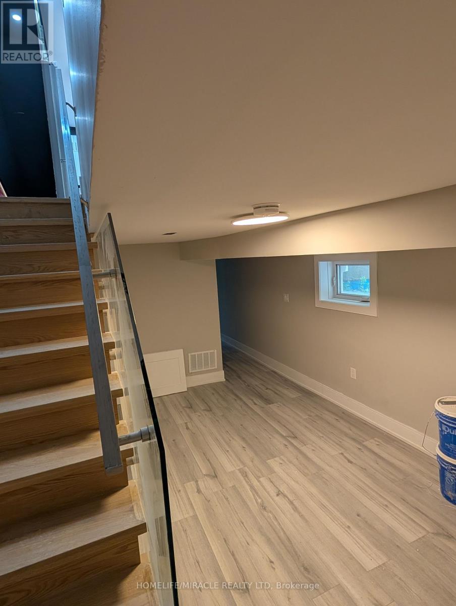 2099 Dufferin Street, Toronto, Ontario  M6E 3R3 - Photo 22 - C13453518