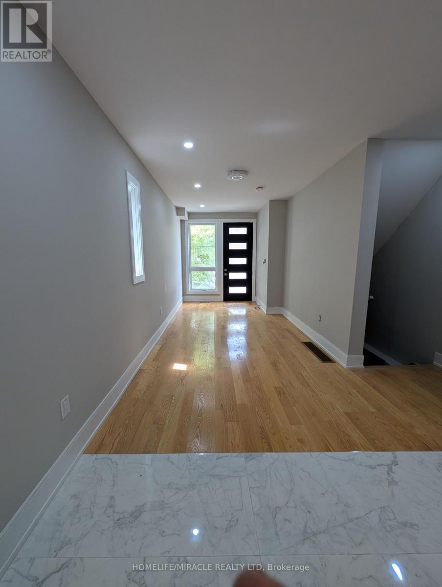 2099 Dufferin Street, Toronto, Ontario  M6E 3R3 - Photo 7 - C13453518