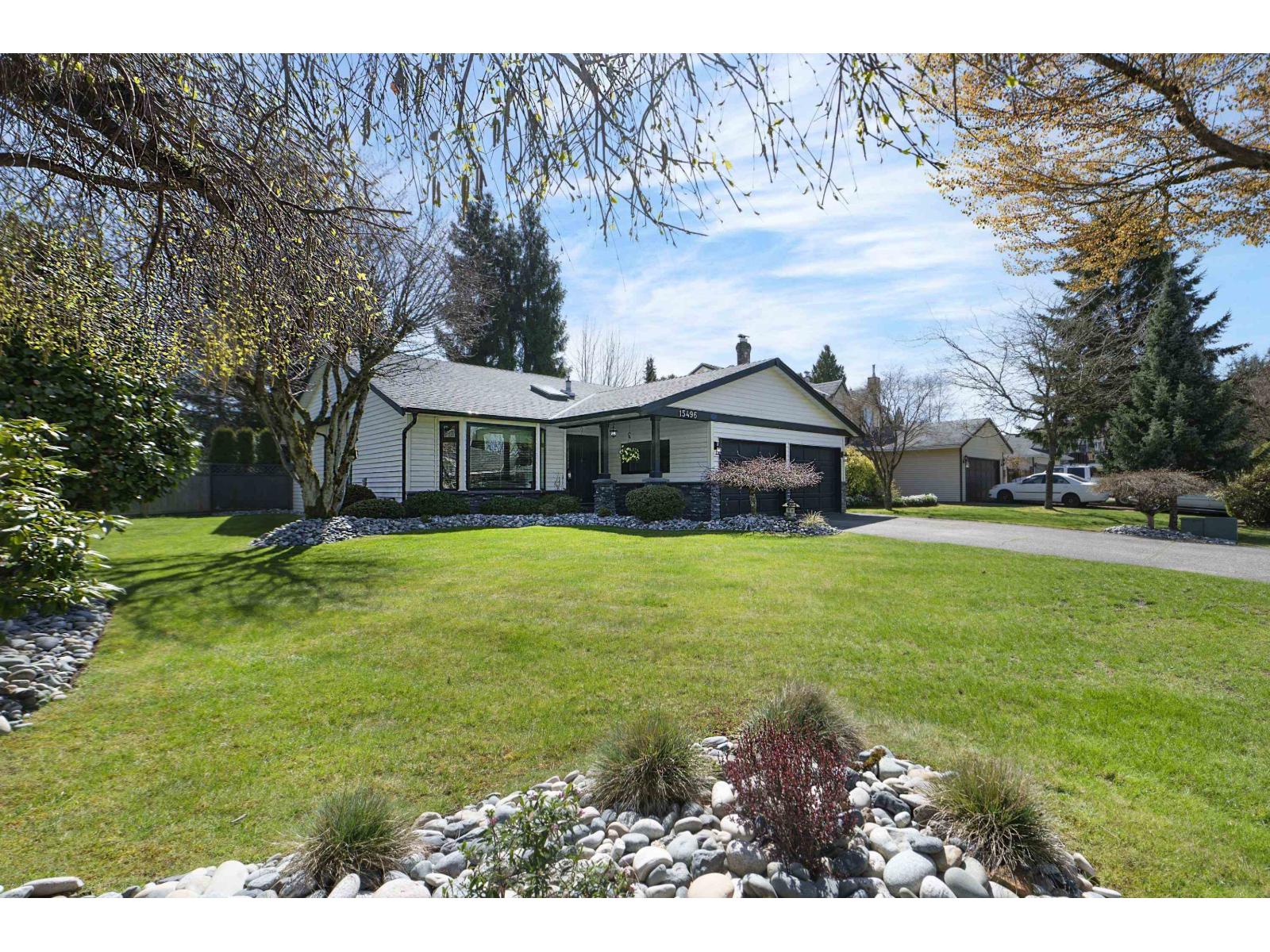 15496 93 AVENUE, surrey, British Columbia
