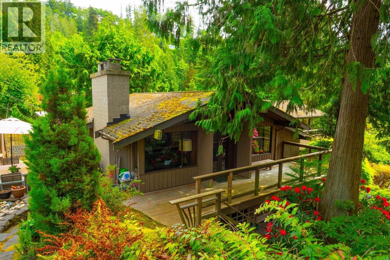 5335 Marine Drive, West Vancouver, British Columbia  V7W 2P9 - Photo 3 - R3135041