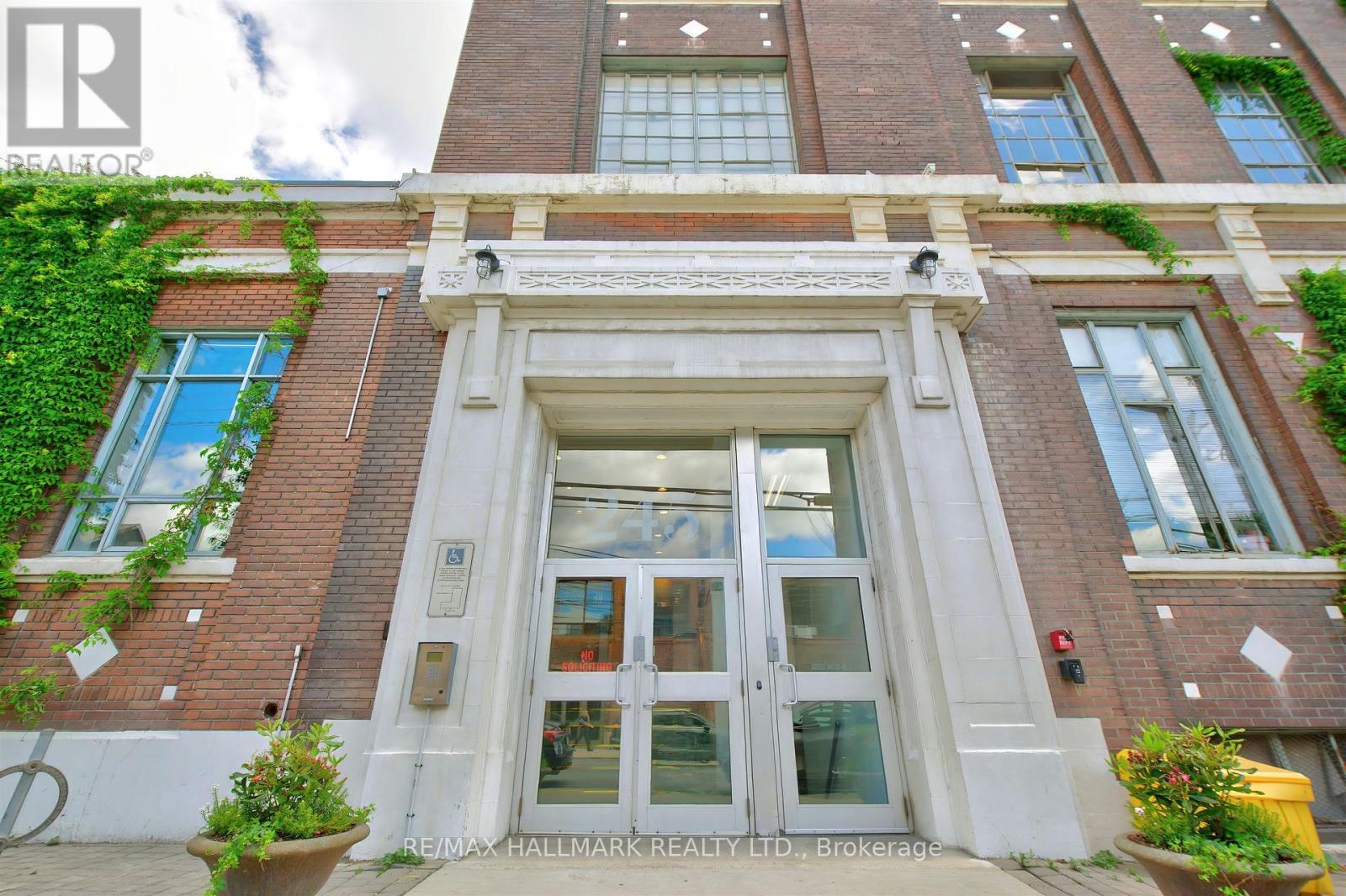 404a - 245 Carlaw Avenue, Toronto, Ontario  M4M 2S1 - Photo 3 - E13453514