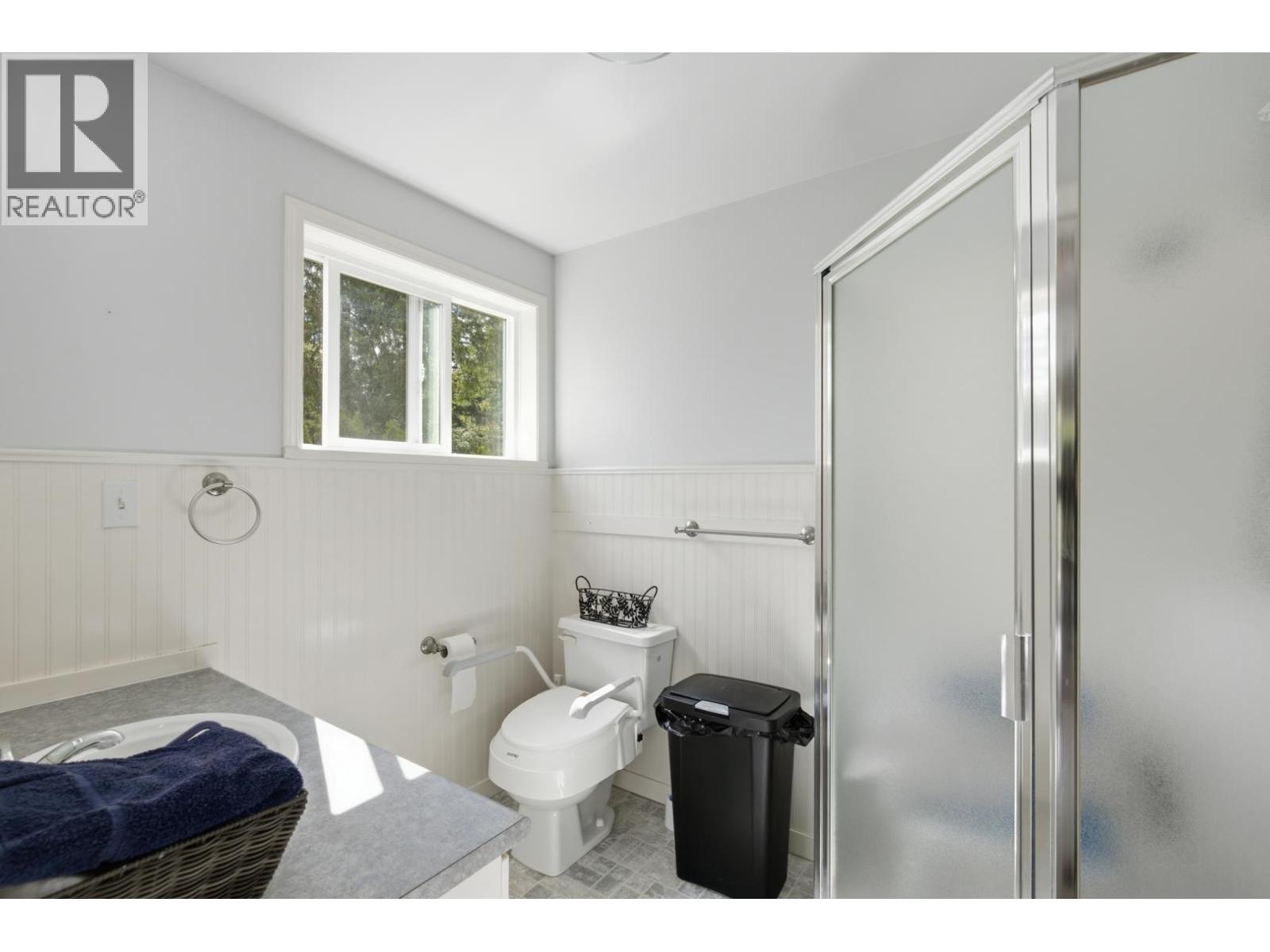 1266 Reed Road, Gibsons, British Columbia  V0N 1V7 - Photo 10 - R3136760