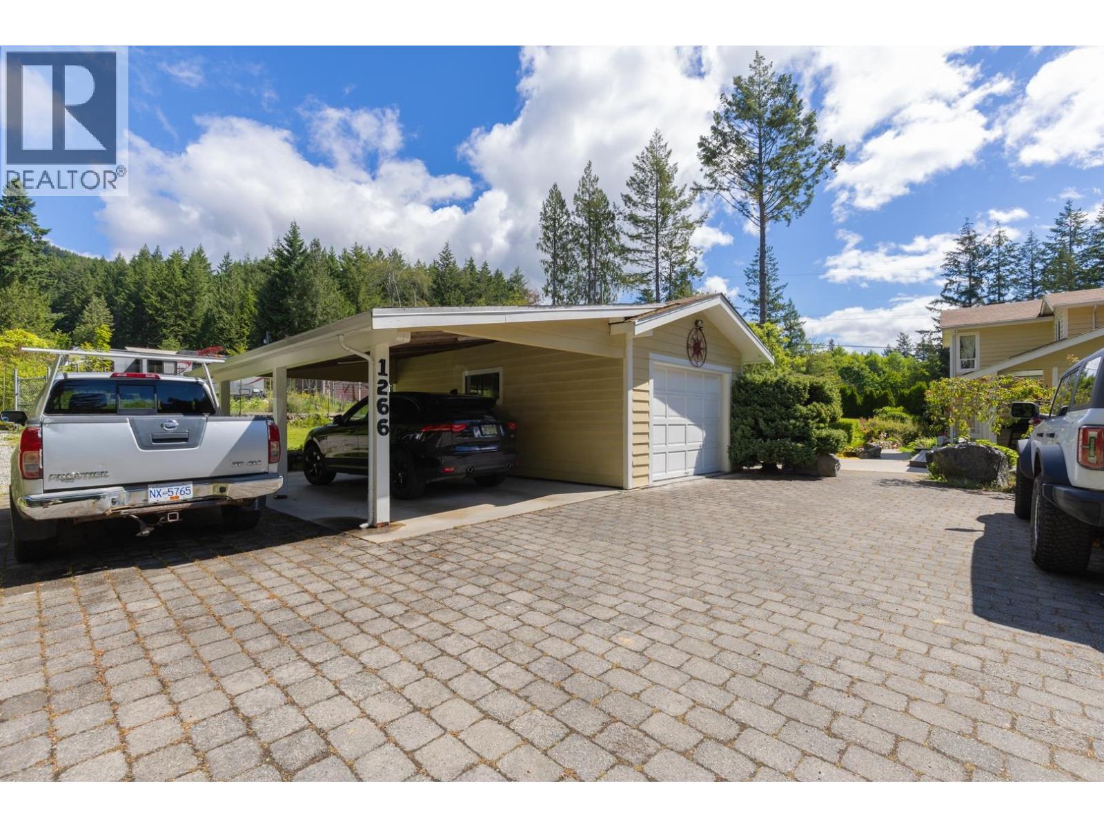1266 Reed Road, Gibsons, British Columbia  V0N 1V7 - Photo 18 - R3136760