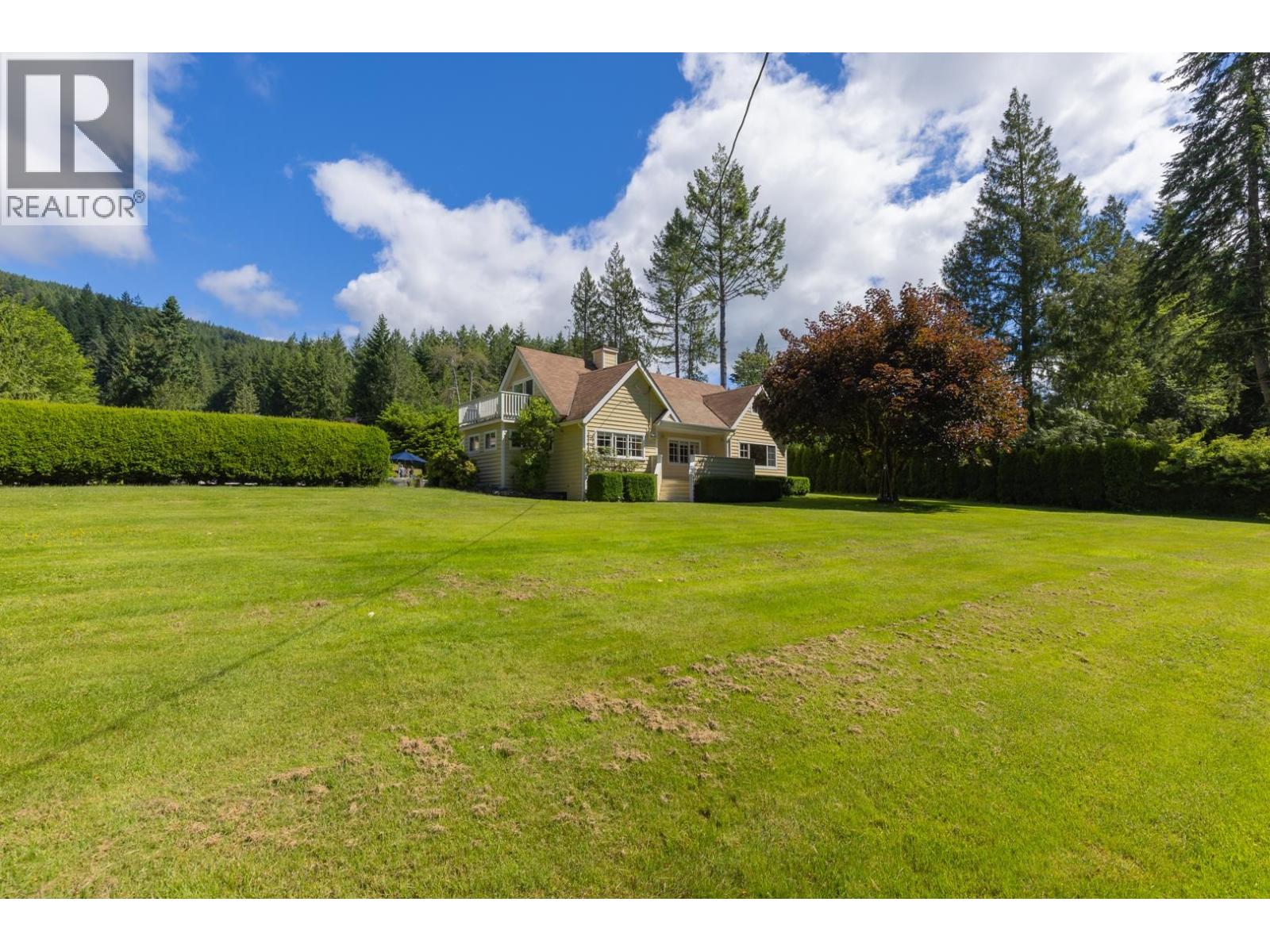 1266 Reed Road, Gibsons, British Columbia  V0N 1V7 - Photo 2 - R3136760