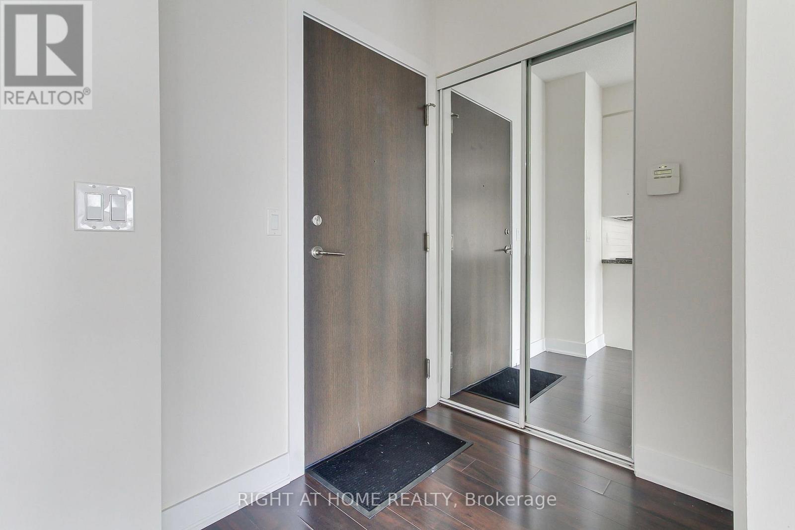 1405 - 28 Linden Street, Toronto, Ontario  M4Y 0A4 - Photo 16 - C12993634