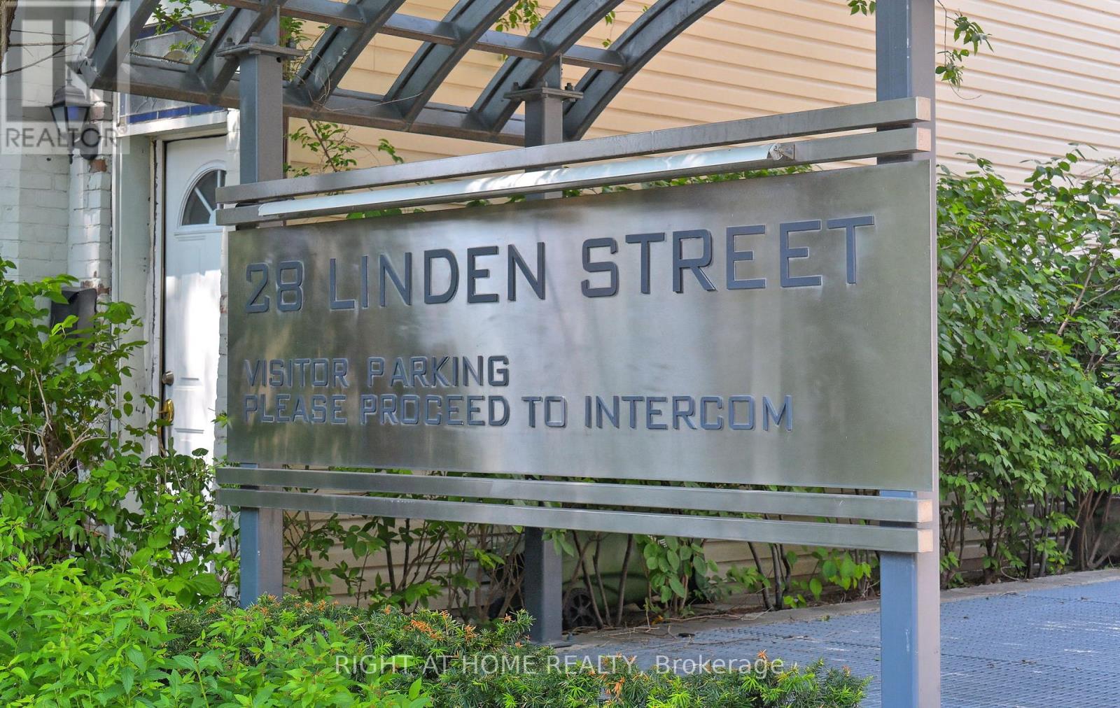 1405 - 28 Linden Street, Toronto, Ontario  M4Y 0A4 - Photo 3 - C12993634