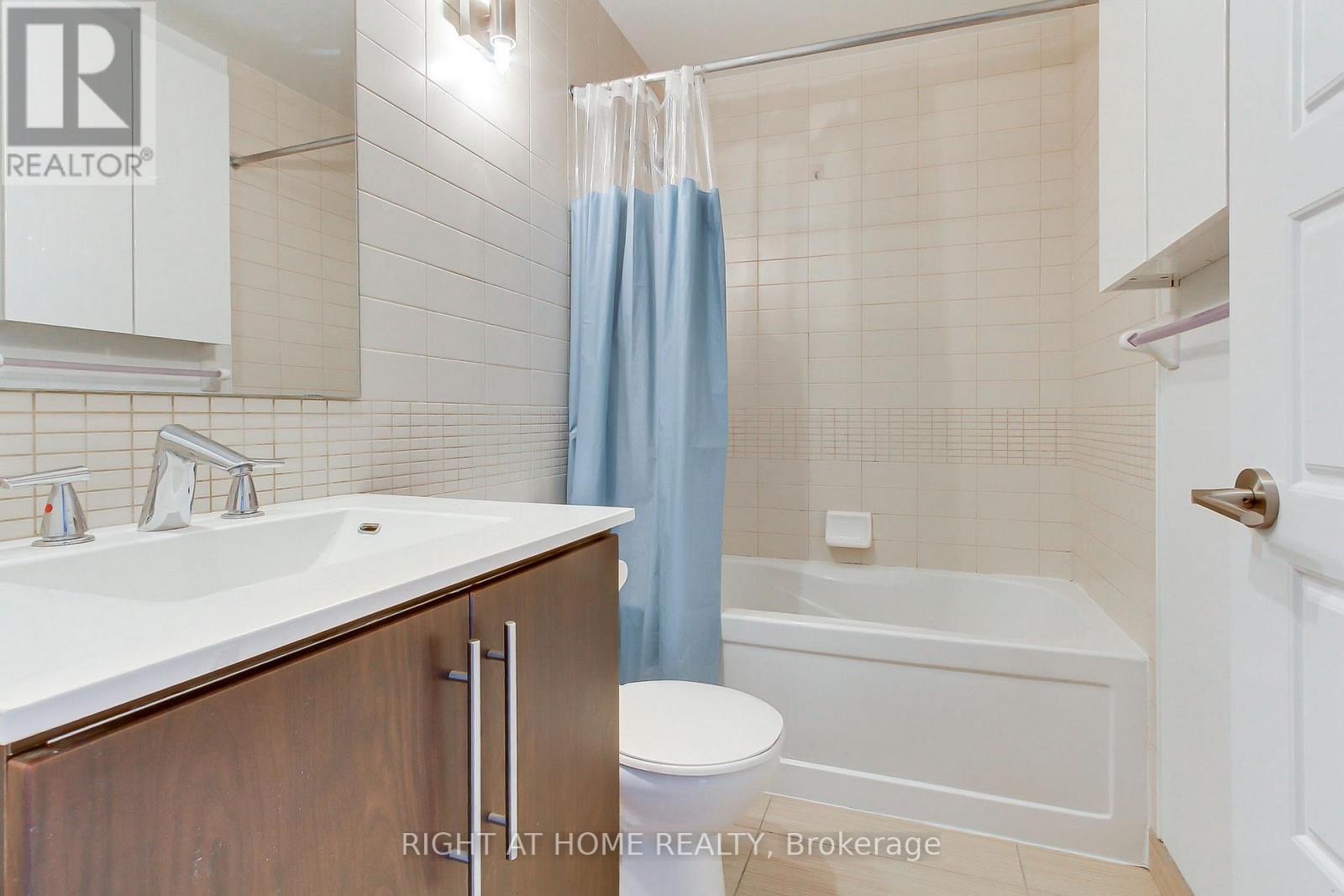 1405 - 28 Linden Street, Toronto, Ontario  M4Y 0A4 - Photo 35 - C12993634