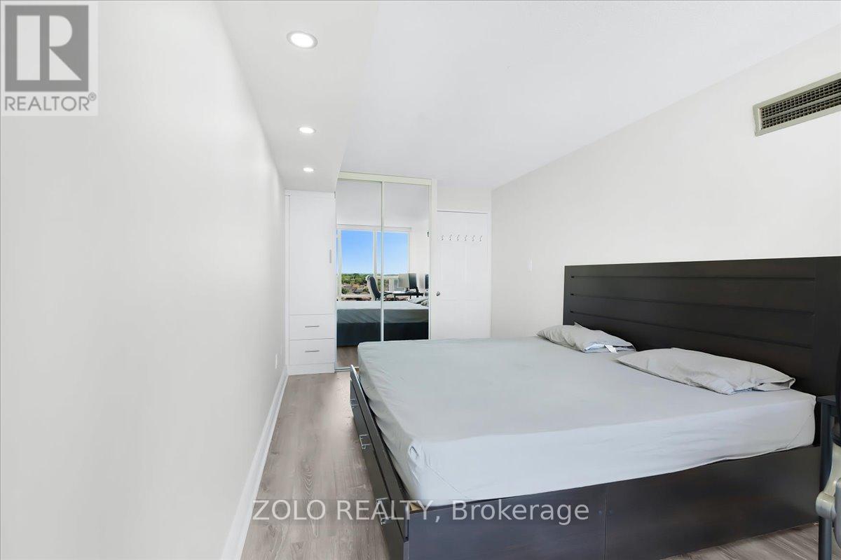 1110 - 330 Rathburn Road W, Mississauga, Ontario  L5B 3Y1 - Photo 14 - W13453520