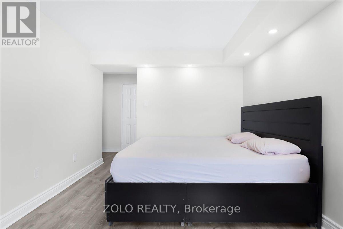 1110 - 330 Rathburn Road W, Mississauga, Ontario  L5B 3Y1 - Photo 18 - W13453520
