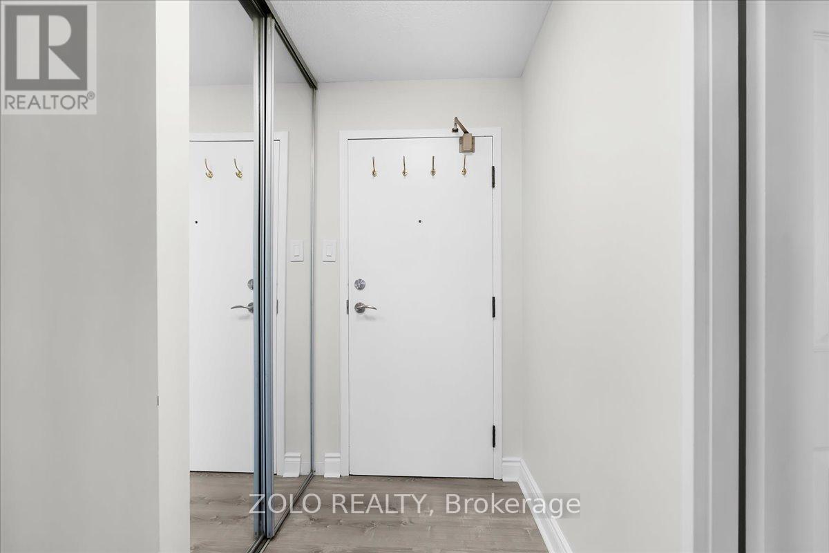 1110 - 330 Rathburn Road W, Mississauga, Ontario  L5B 3Y1 - Photo 4 - W13453520
