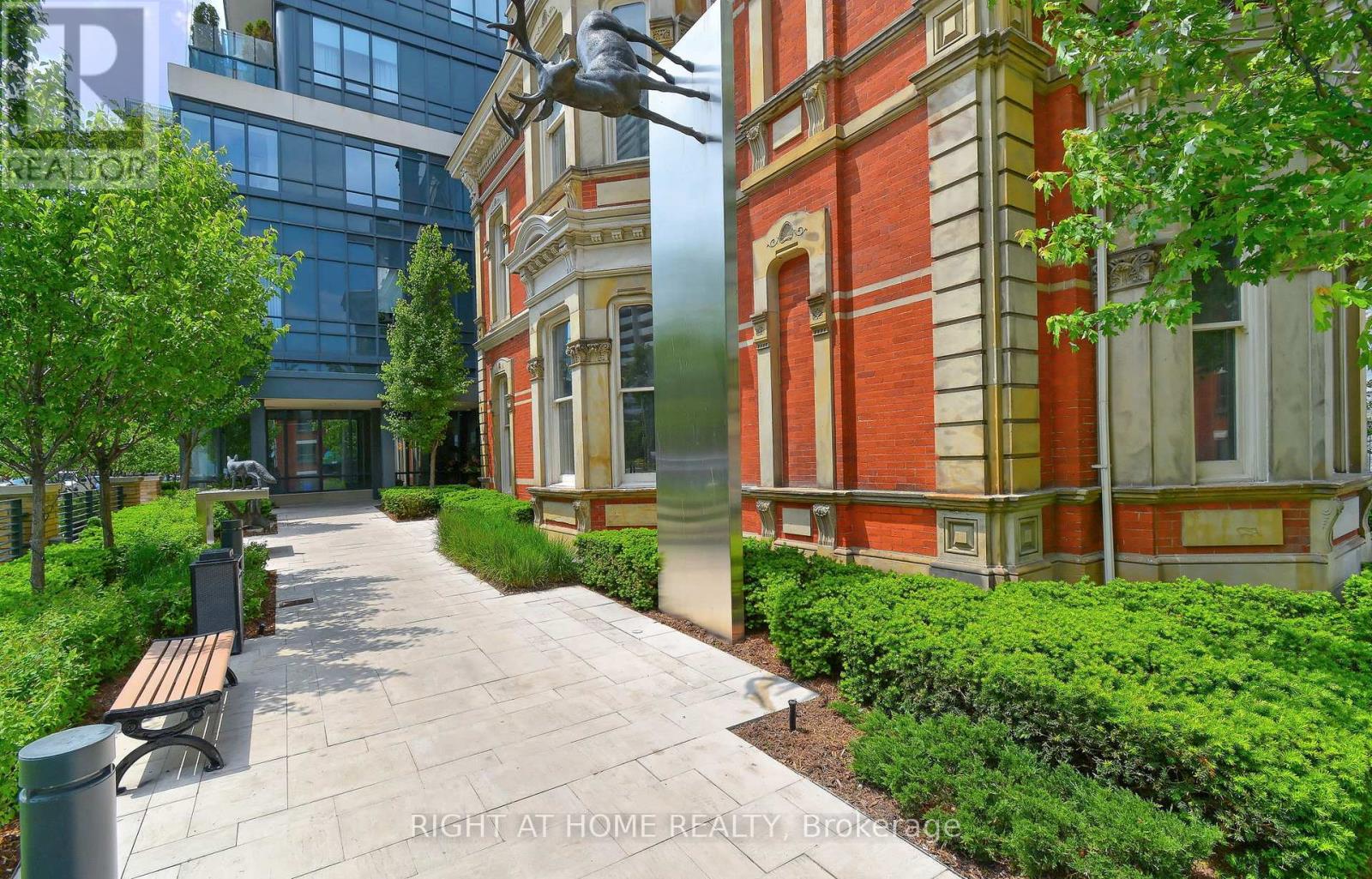 1405 - 28 Linden Street, Toronto, Ontario  M4Y 0A4 - Photo 9 - C12993634