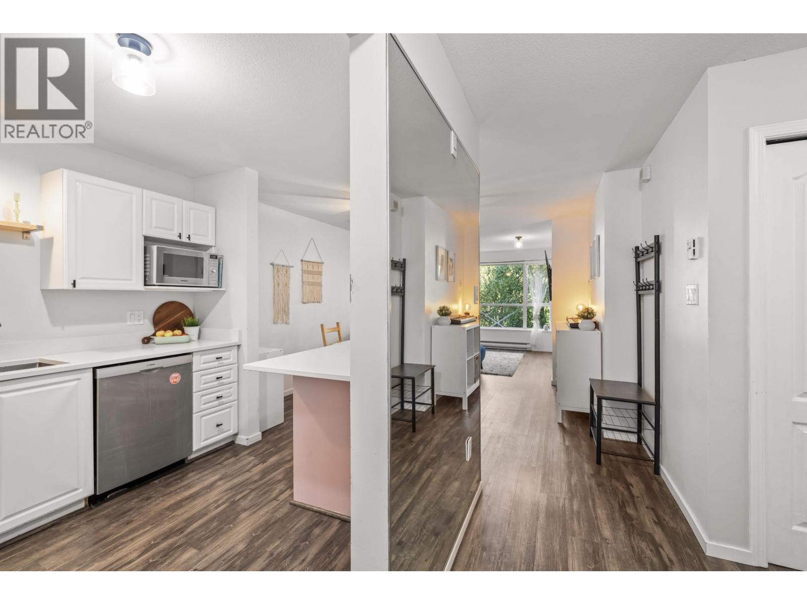208 2551 Parkview Lane, Port Coquitlam, British Columbia  V3C 6J8 - Photo 4 - R3136330