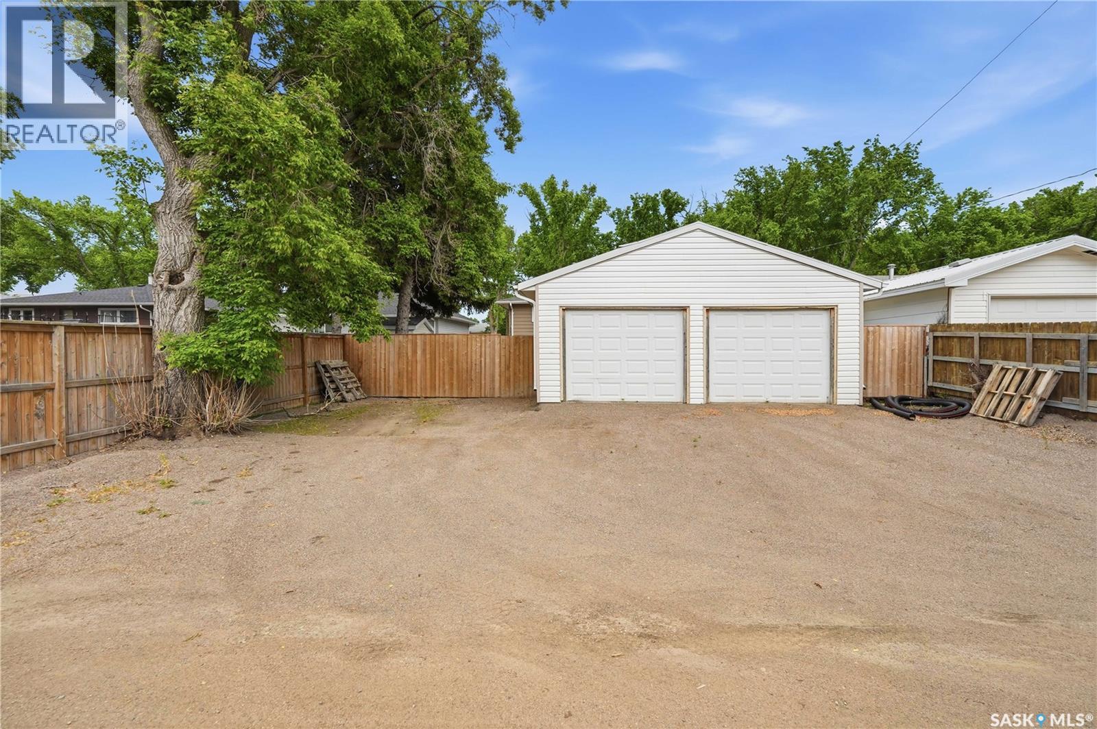 818 Grandview Street W, Moose Jaw, Saskatchewan S6H 5L8 - Photo 40 - SK039630