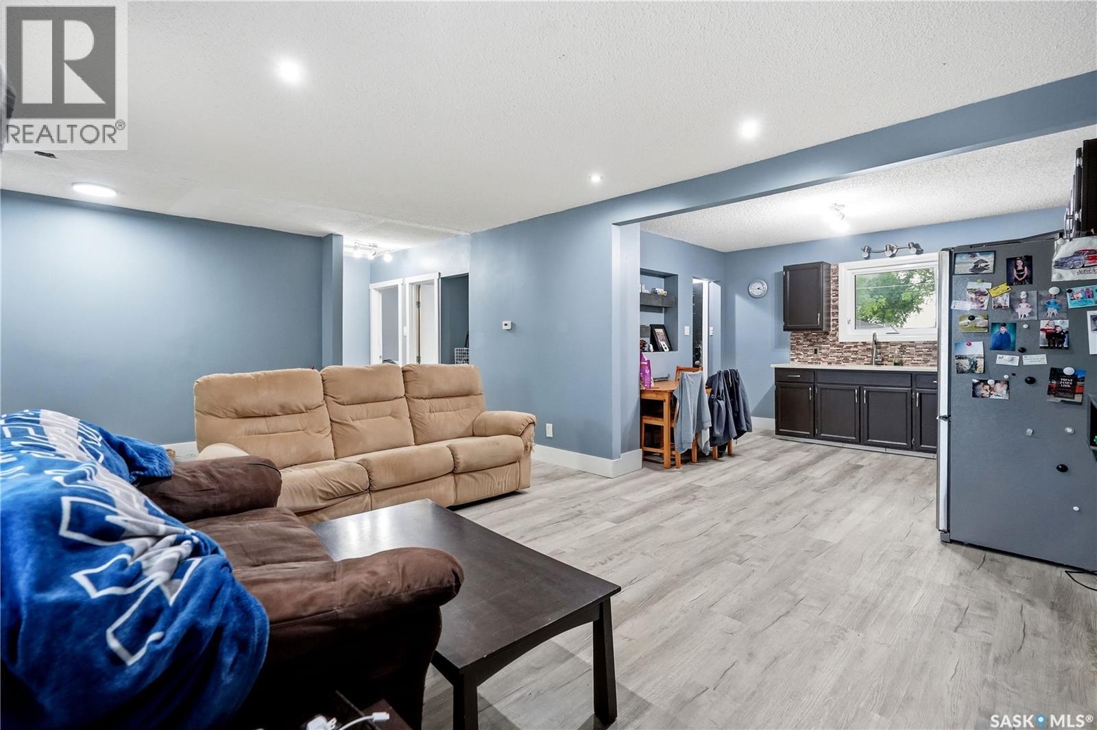 818 Grandview Street W, Moose Jaw, Saskatchewan S6H 5L8 - Photo 9 - SK039630
