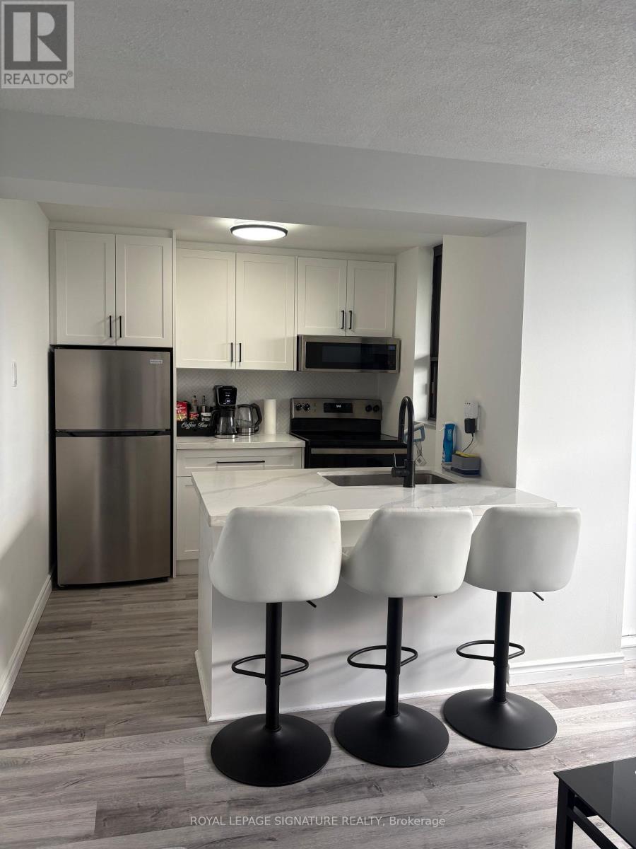 641 - 53 Mccaul Street, Toronto, Ontario  M5T 2W9 - Photo 2 - C13160598