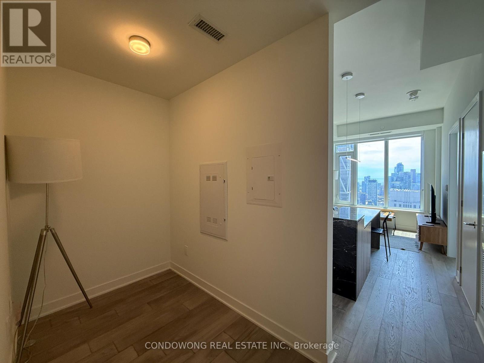 5208 - 11 Yorkville Avenue, Toronto, Ontario  M4W 0B7 - Photo 12 - C13453568