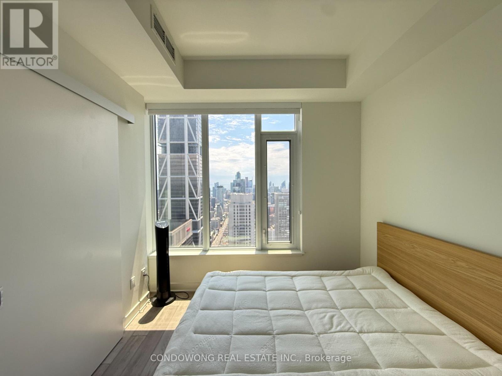5208 - 11 Yorkville Avenue, Toronto, Ontario  M4W 0B7 - Photo 7 - C13453568