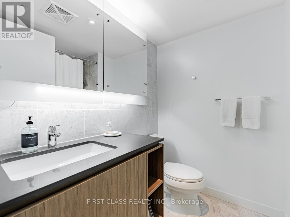 1811 - 80 Queens Wharf Road, Toronto, Ontario  M5V 0J3 - Photo 13 - C13453608