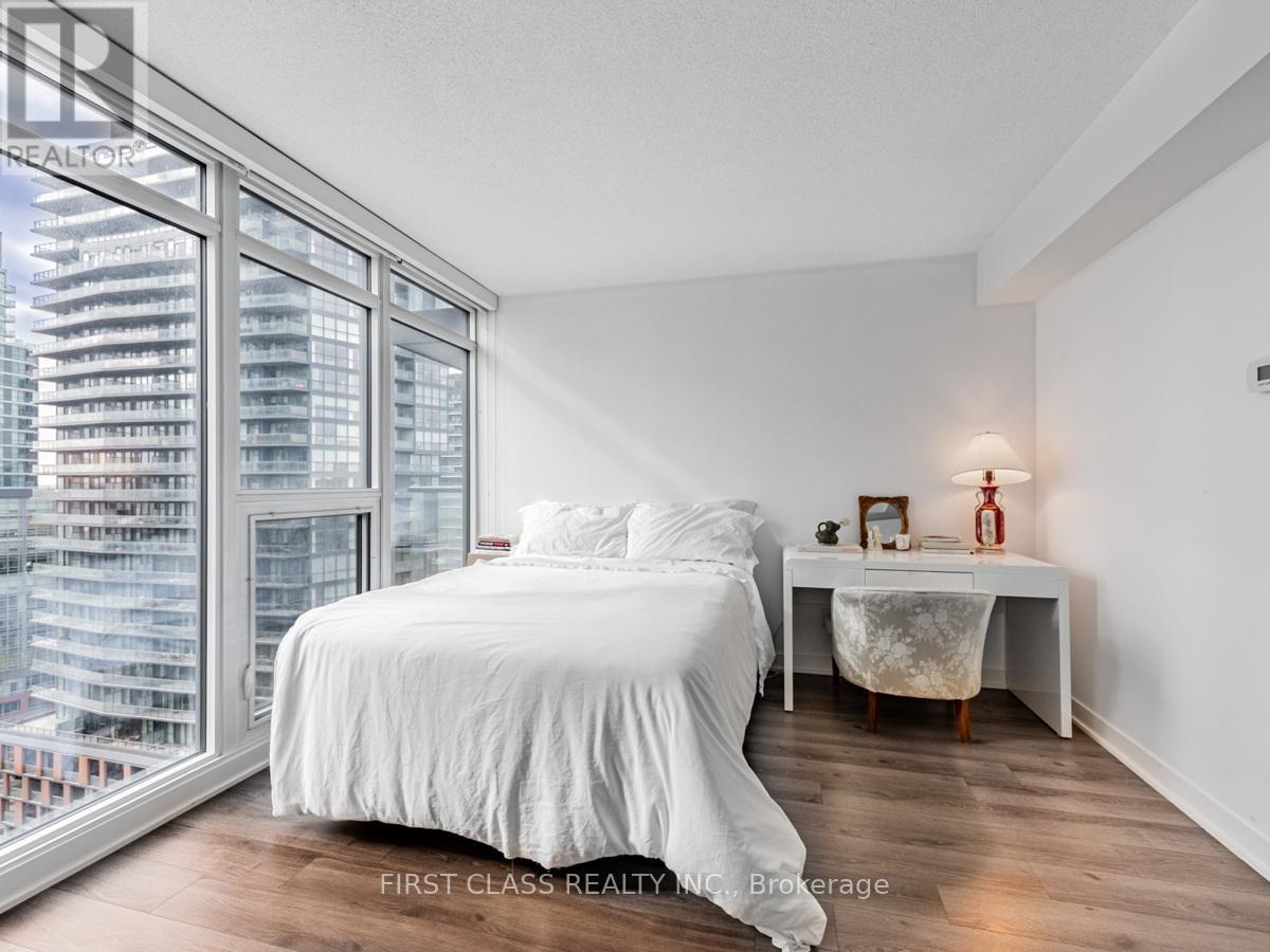 1811 - 80 Queens Wharf Road, Toronto, Ontario  M5V 0J3 - Photo 19 - C13453608