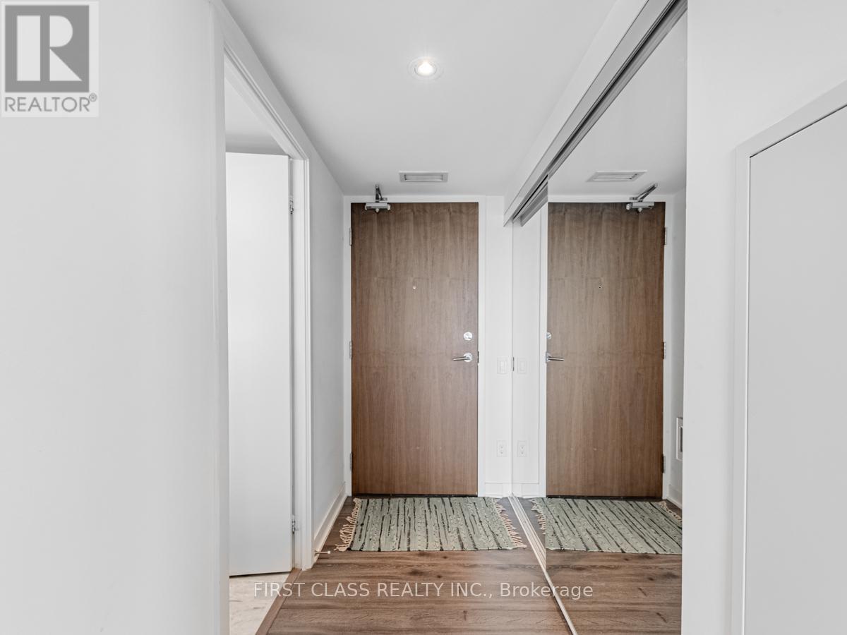 1811 - 80 Queens Wharf Road, Toronto, Ontario  M5V 0J3 - Photo 3 - C13453608