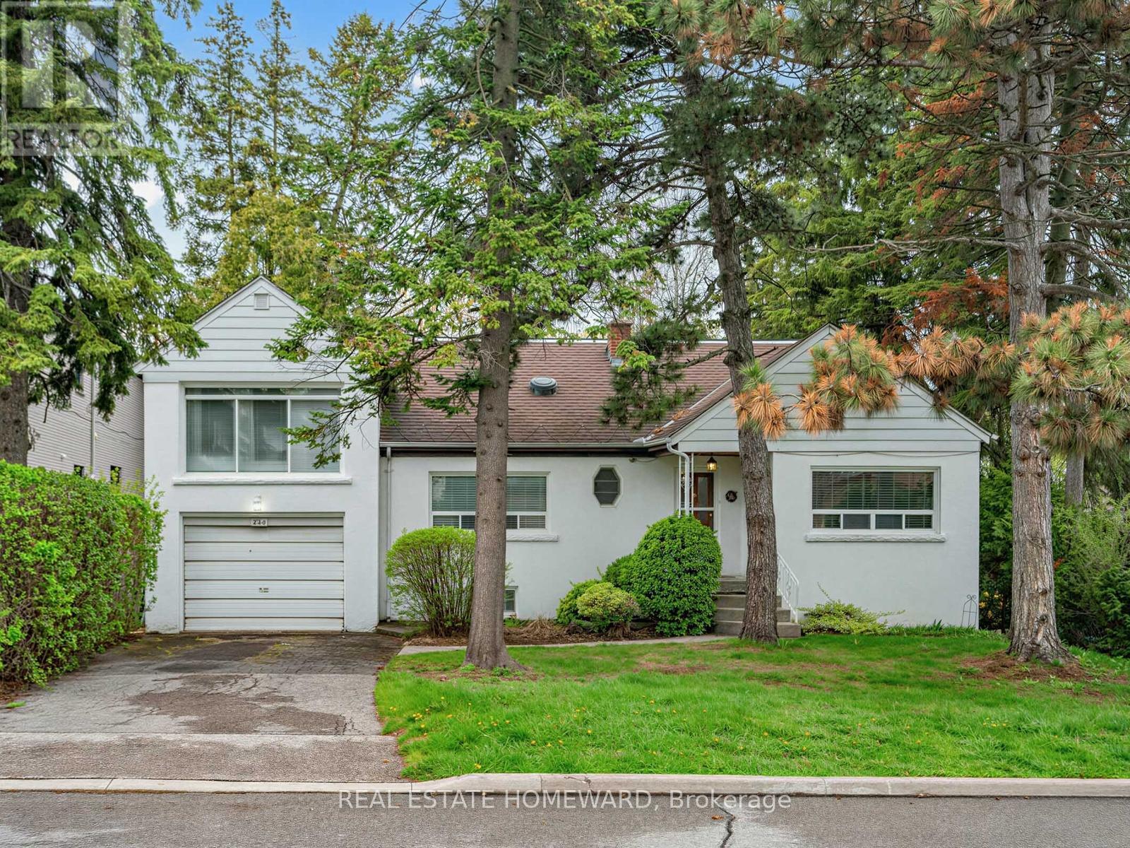 228 Pemberton Avenue, Toronto, Ontario  M2M 1Y8 - Photo 3 - C13453646