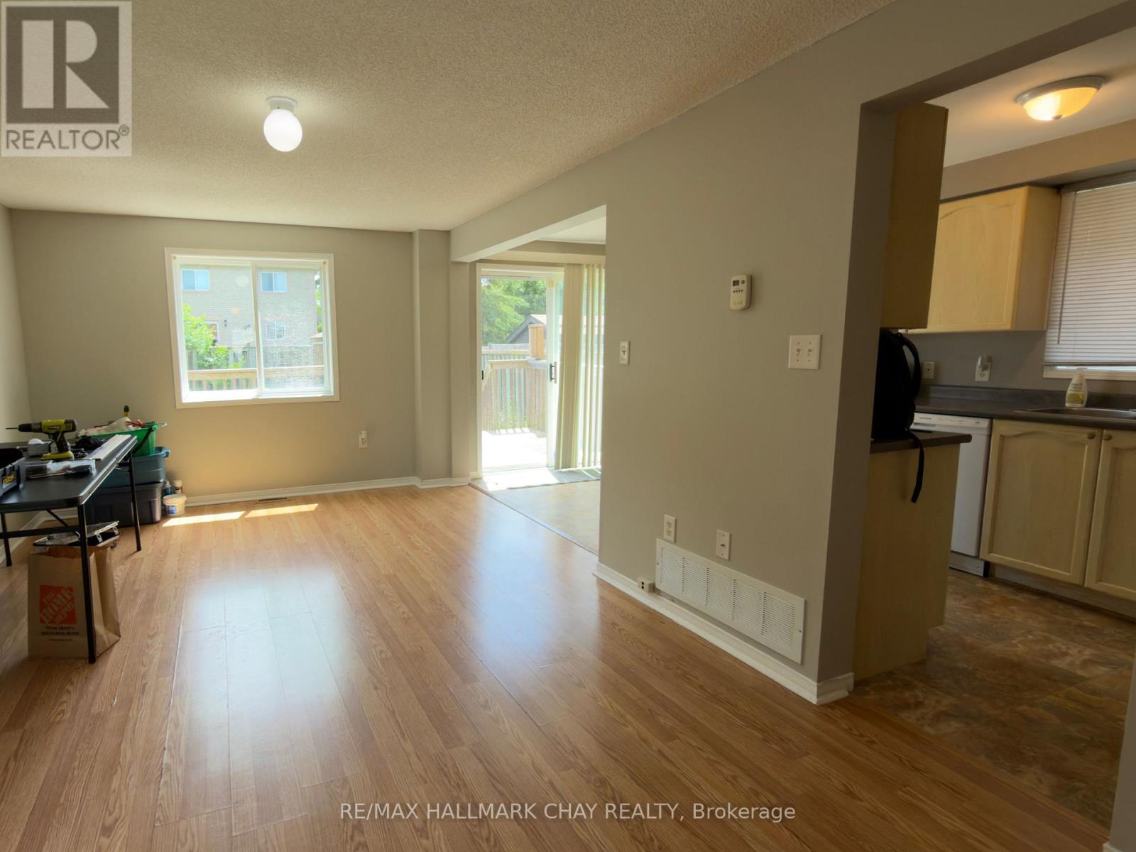 207 Tunbridge Road, Barrie, Ontario  L4M 6R6 - Photo 5 - S13104218