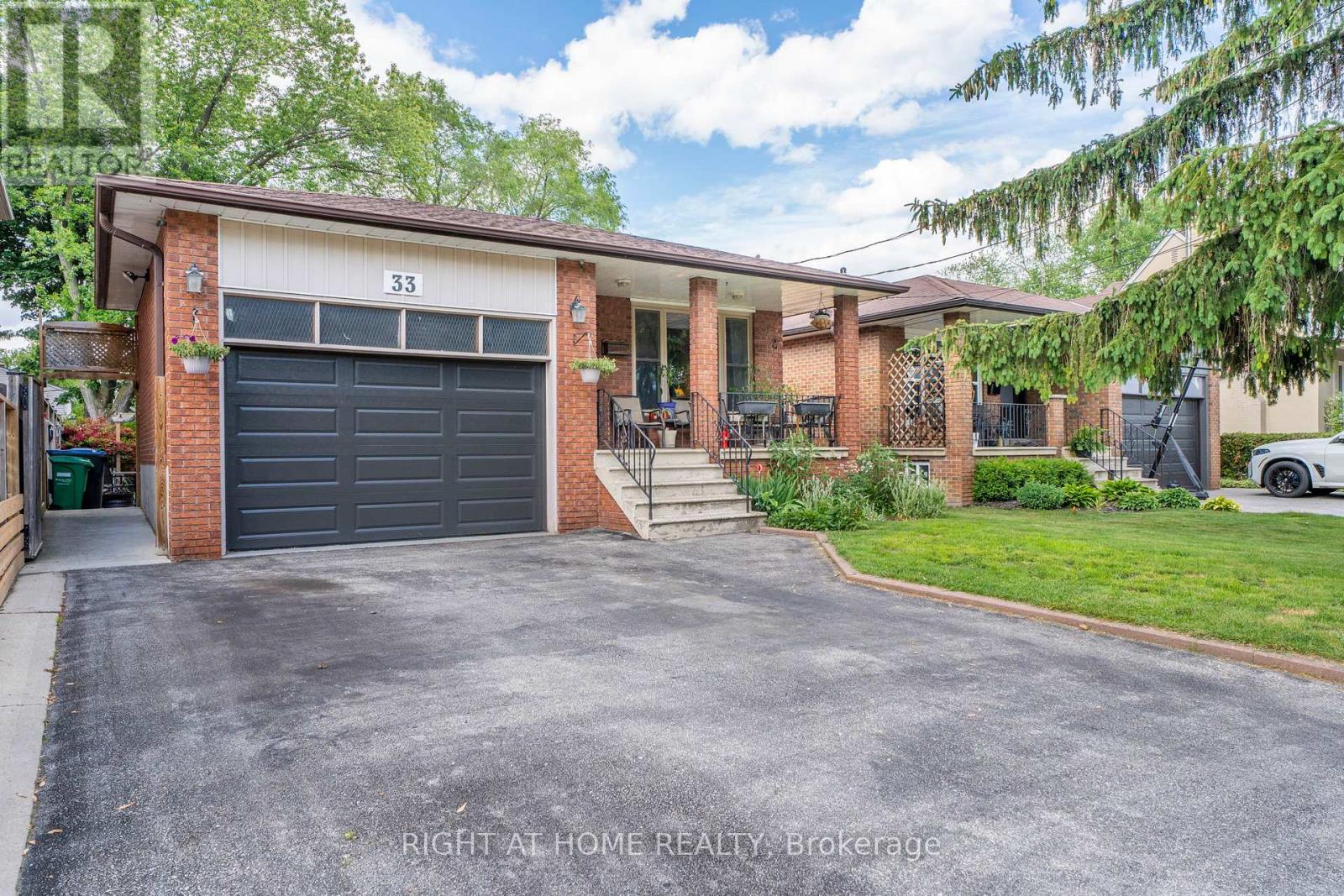 33 Benson Avenue, Mississauga, Ontario  L5H 2P3 - Photo 2 - W13440690