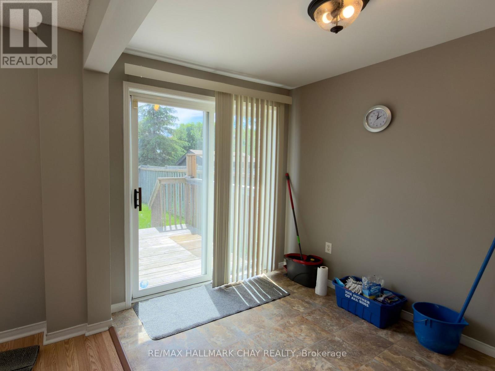 207 Tunbridge Road, Barrie, Ontario  L4M 6R6 - Photo 6 - S13104218