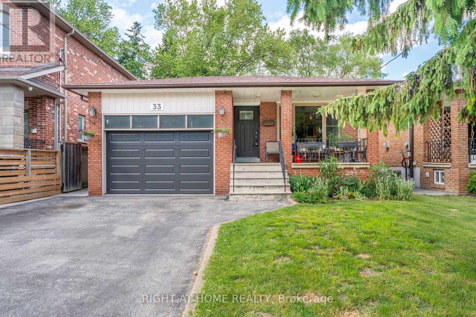 33 BENSON AVENUE, Mississauga, Ontario