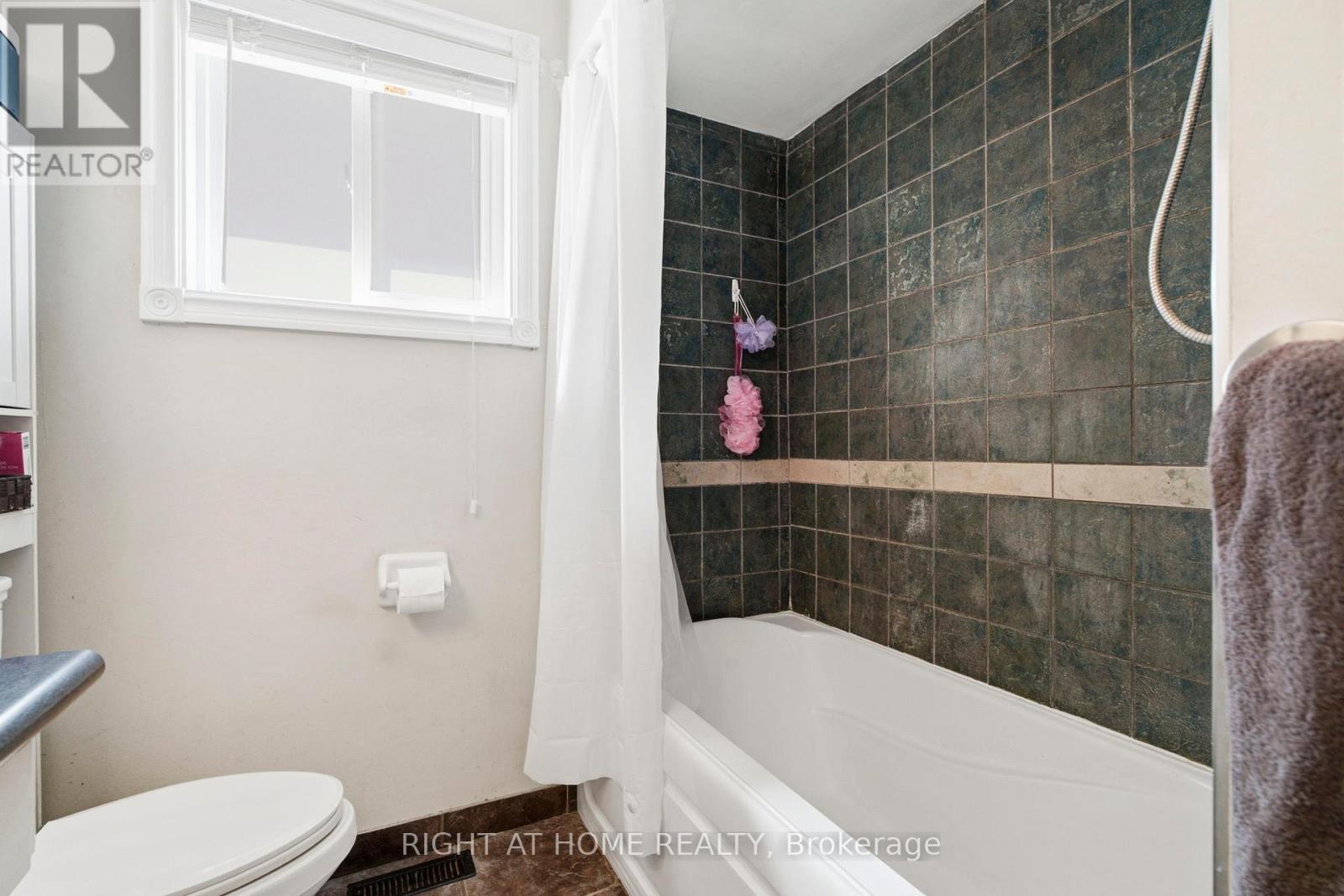 33 Benson Avenue, Mississauga, Ontario  L5H 2P3 - Photo 20 - W13440690