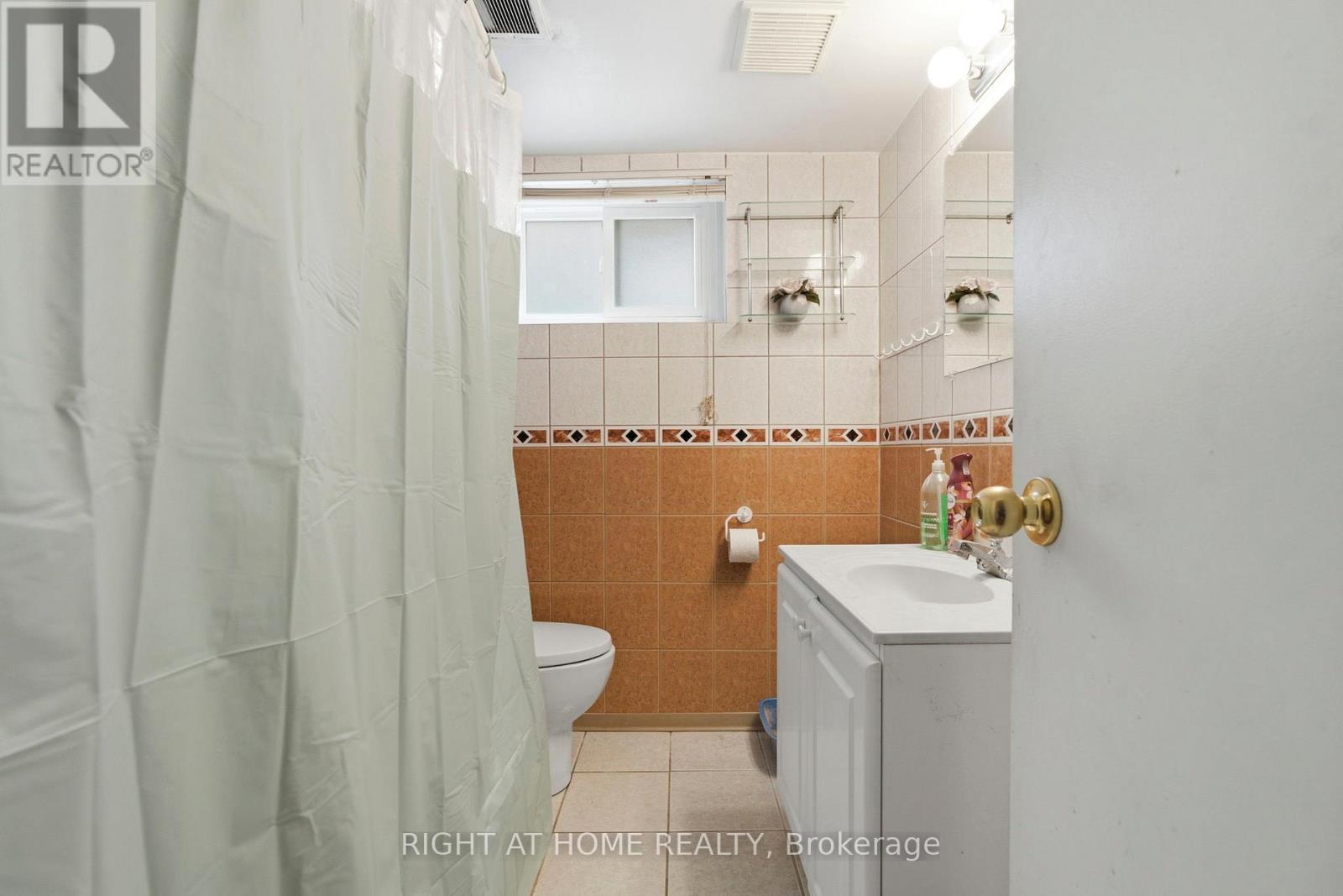 33 Benson Avenue, Mississauga, Ontario  L5H 2P3 - Photo 33 - W13440690
