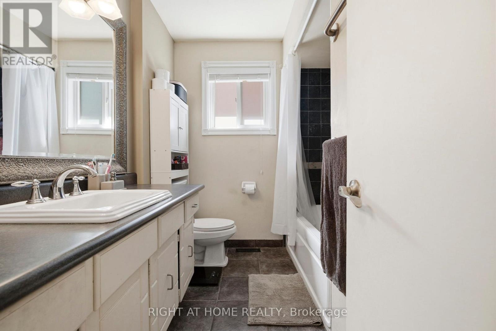 33 Benson Avenue, Mississauga, Ontario  L5H 2P3 - Photo 21 - W13440690